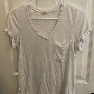 White short sleeve t.La tshirt